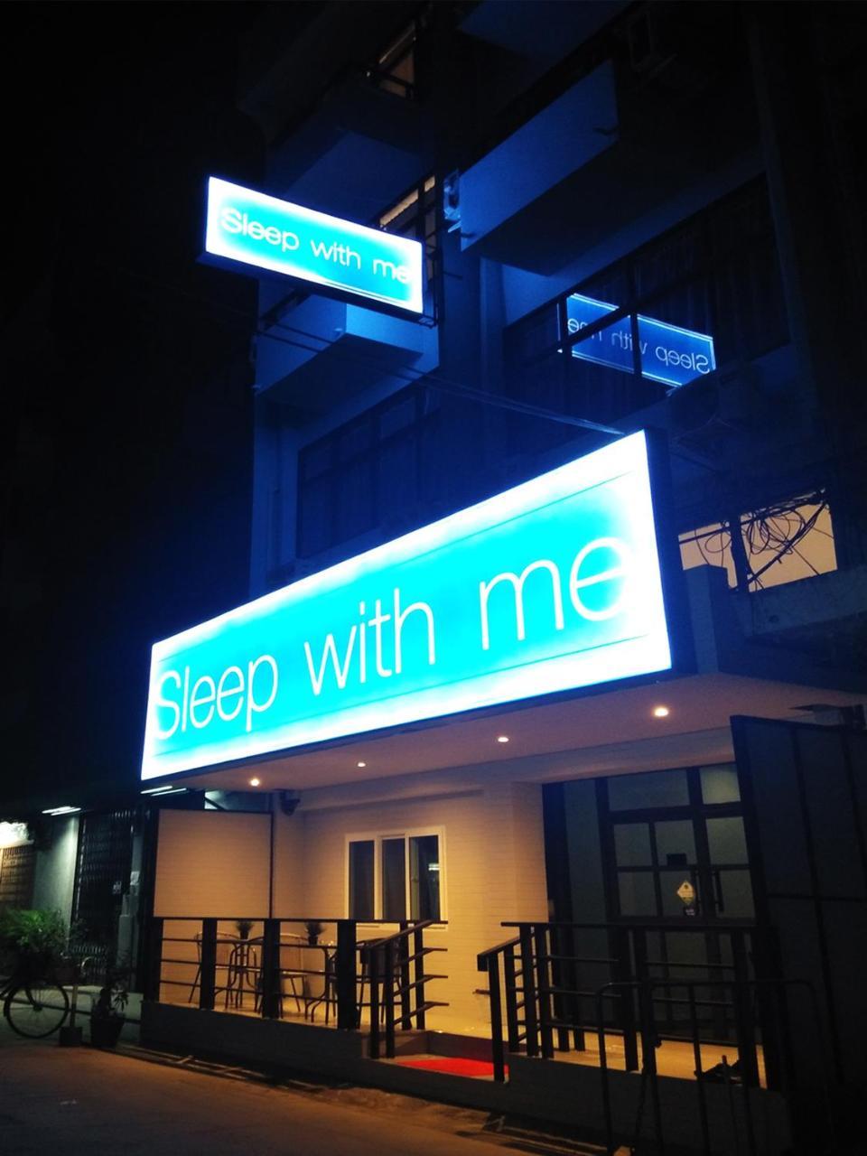 Sleep With Me Bangkok - Bts Phra Khanong Esterno foto